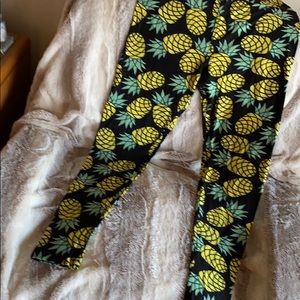 BNWT Lularoe pineapple leggings